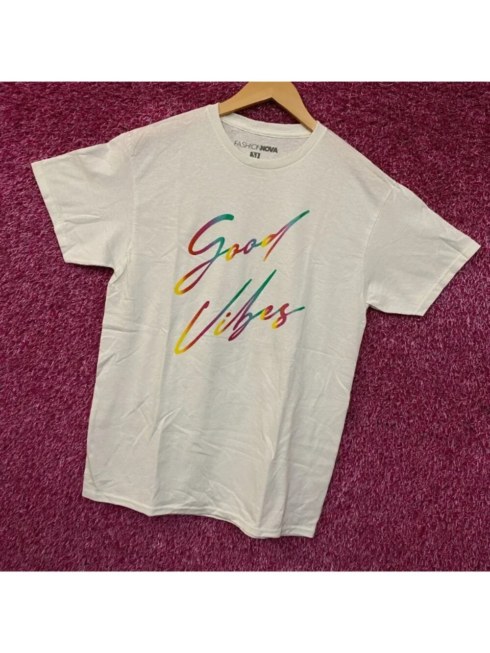 Fashion Nova Good Vibes Only Graphic T-Shirt Medium